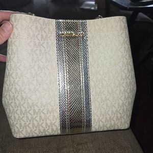 Michael Kors C